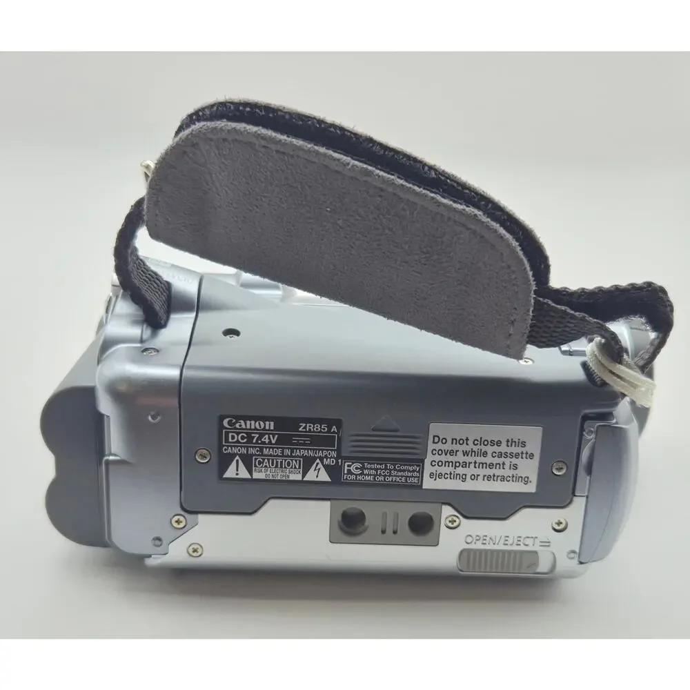 Canon ZR85 MiniDV Digital Camcorder Tested Powers On W/ Charger Memory Card